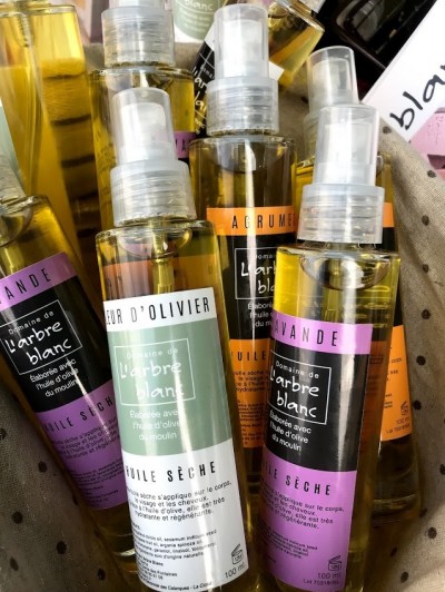 Découvrez les bienfaits insoupçonnés de l'huile d'olive pour vos cheveux ! 